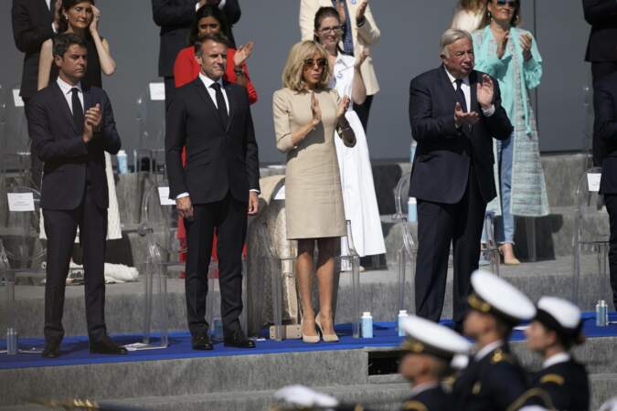 Brigitte Macron en total look camel pour assister au défilé du 14 juillet 2024