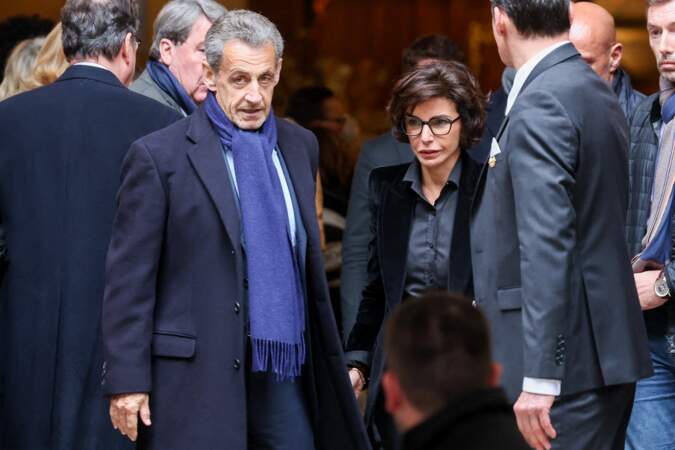Nicolas Sarkozy et Rachida Dati sortent ensemble des obsèques de Frédéric Mitterrand, en l'Église Saint-Thomas-d’Aquin, dans le 7ème arrondissement de Paris, le mardi 26 mars 2024. 