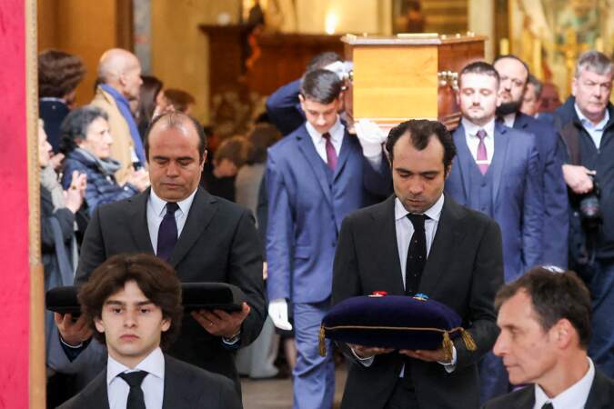 Saïd Kasmi-Mitterrand et Jihed Guasmi-Mitterrand, les deux fils de Frédéric Mitterrand, à leur sortie des obsèques de l'ancien ministre, en l'Église Saint-Thomas-d’Aquin, dans le 7ème arrondissement de Paris, le mardi 26 mars 2024.