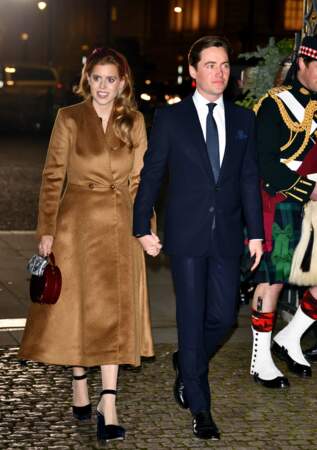 La famille royale arrive  au service de chant communautaire Together At Christmas à l'abbaye de Westminster à Londres