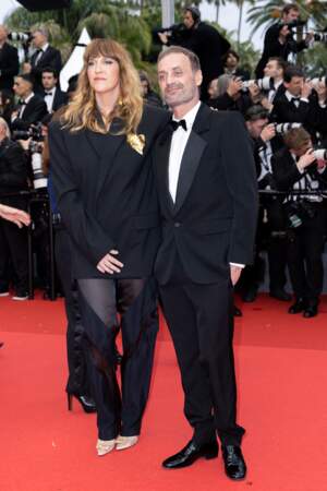 Daphné Bürki et Augustin Trapenard lors de la montée des marches du Festival de Cannes, le 14 mai 2024