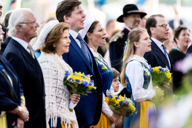 La famille royale suédoise chante l'hymne national lors des cérémonies de la fête nationale. 6 juin 2024. 
